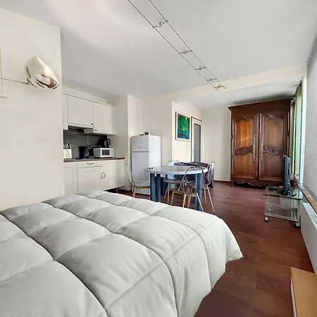 Avec Balcon & Parking Gratuit Apartment